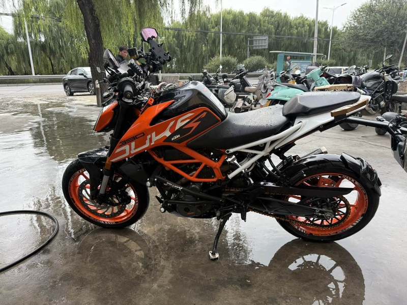 二手KTMR2R390 Duke