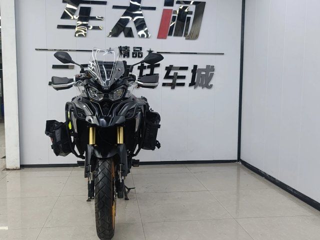 二手贝纳利TRK702