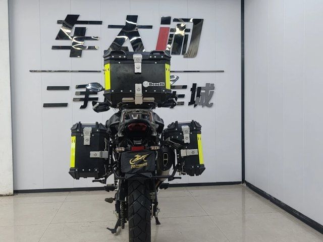 二手贝纳利TRK702