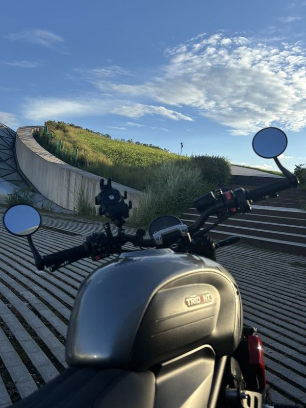 二手凯旋Trident 660