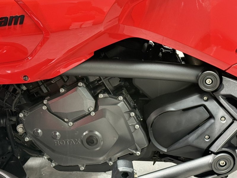 二手庞巴迪Spyder F3 