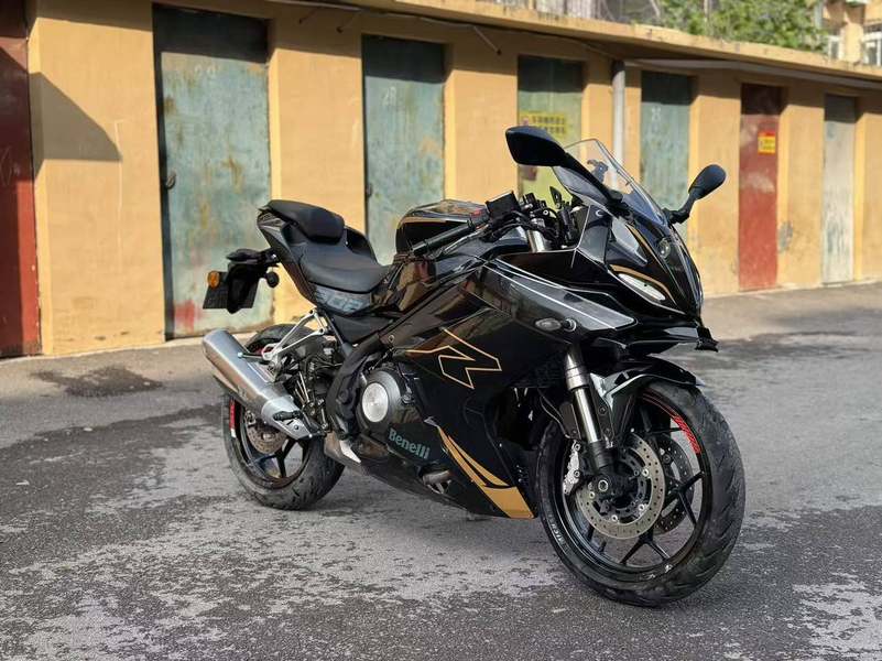 二手贝纳利龙卷风 Tornado 302R