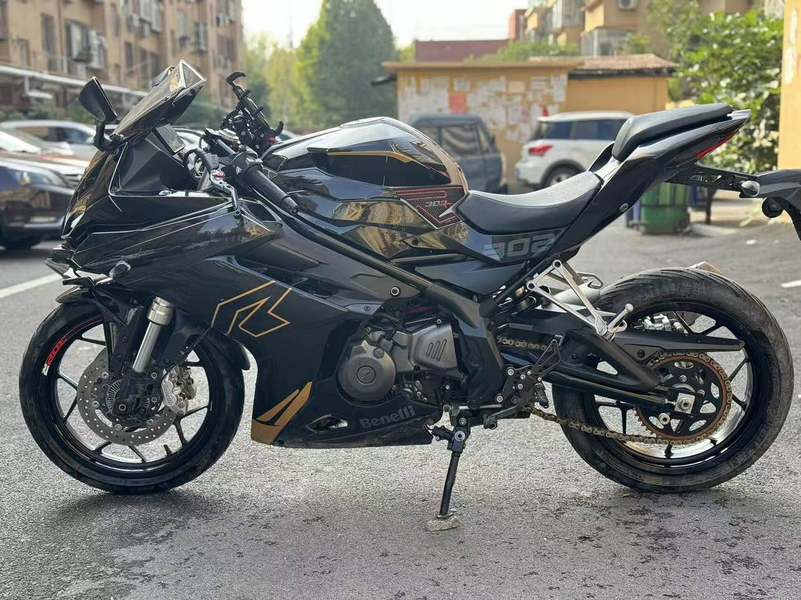 二手贝纳利龙卷风 Tornado 302R