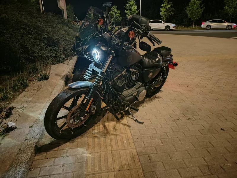 二手哈雷戴维森883L SuperLow