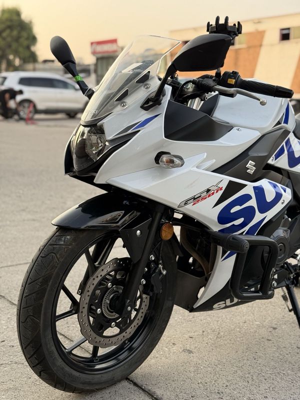 二手豪爵铃木GSX250R