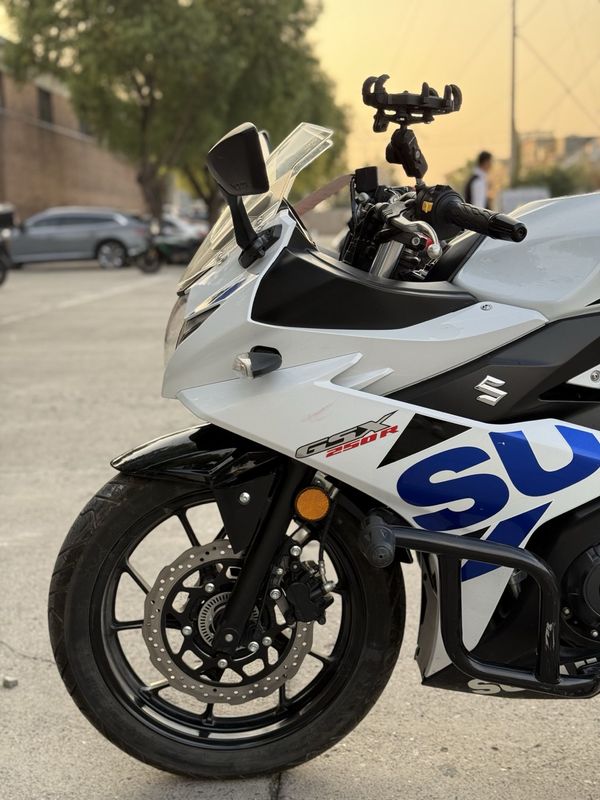 二手豪爵铃木GSX250R