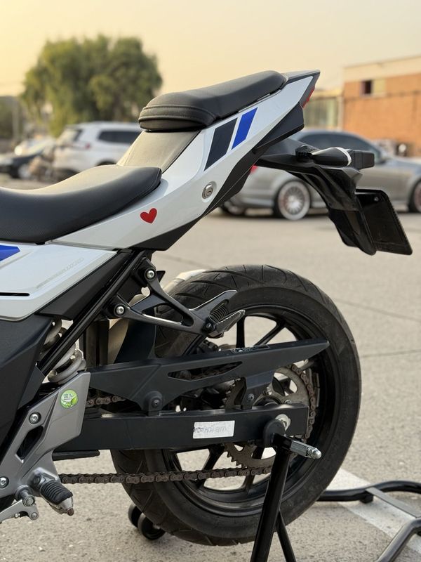 二手豪爵铃木GSX250R
