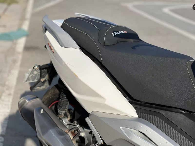 二手龙嘉VMAX ie300