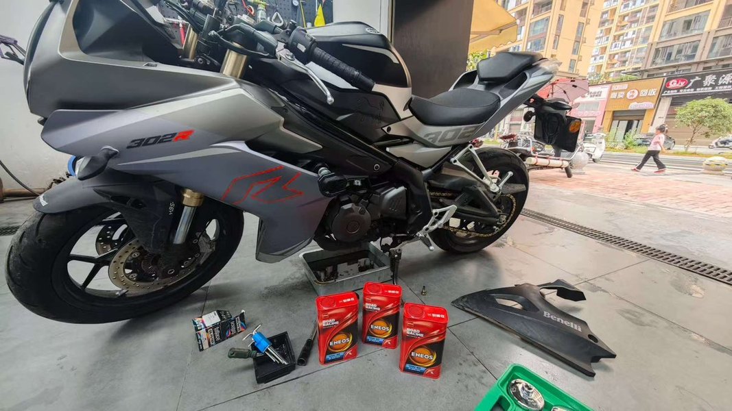 二手贝纳利龙卷风 Tornado 302R