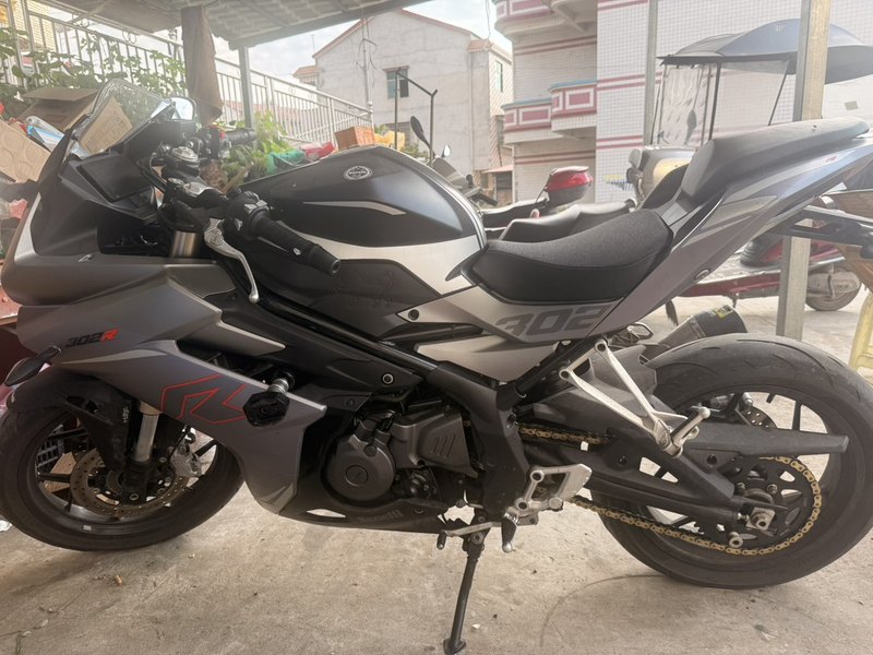 二手贝纳利龙卷风 Tornado 302R