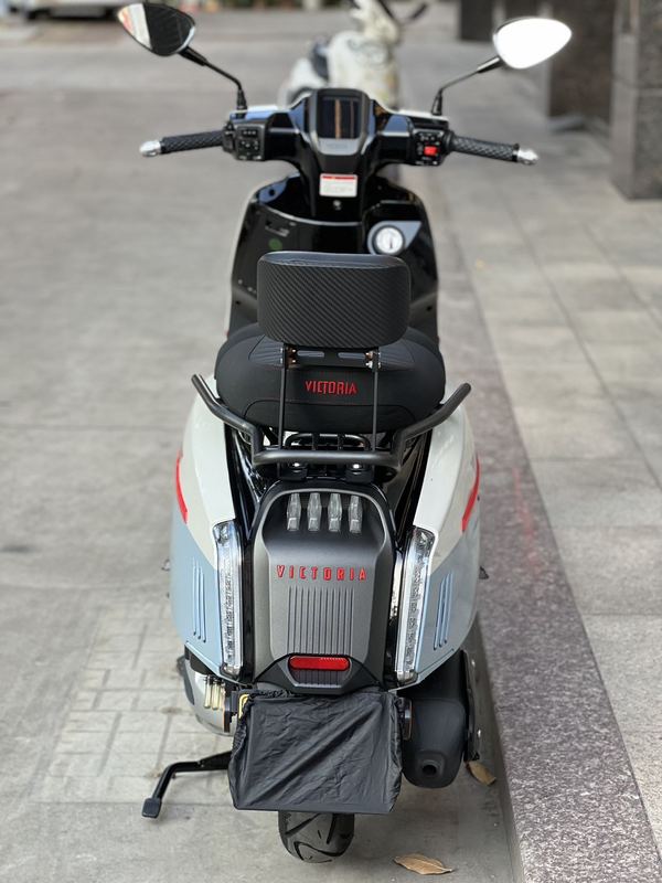 二手维多利亚Sixties 250Si