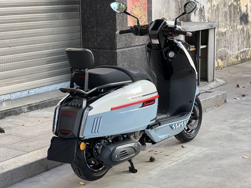 二手维多利亚Sixties 250Si