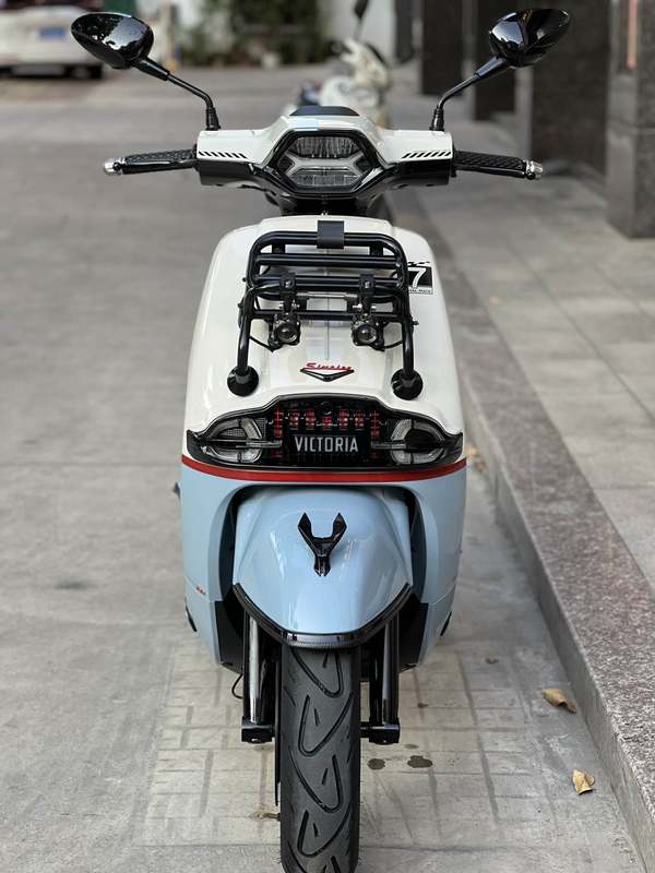 二手维多利亚Sixties 250Si