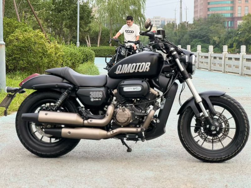 二手QJMOTOR闪300