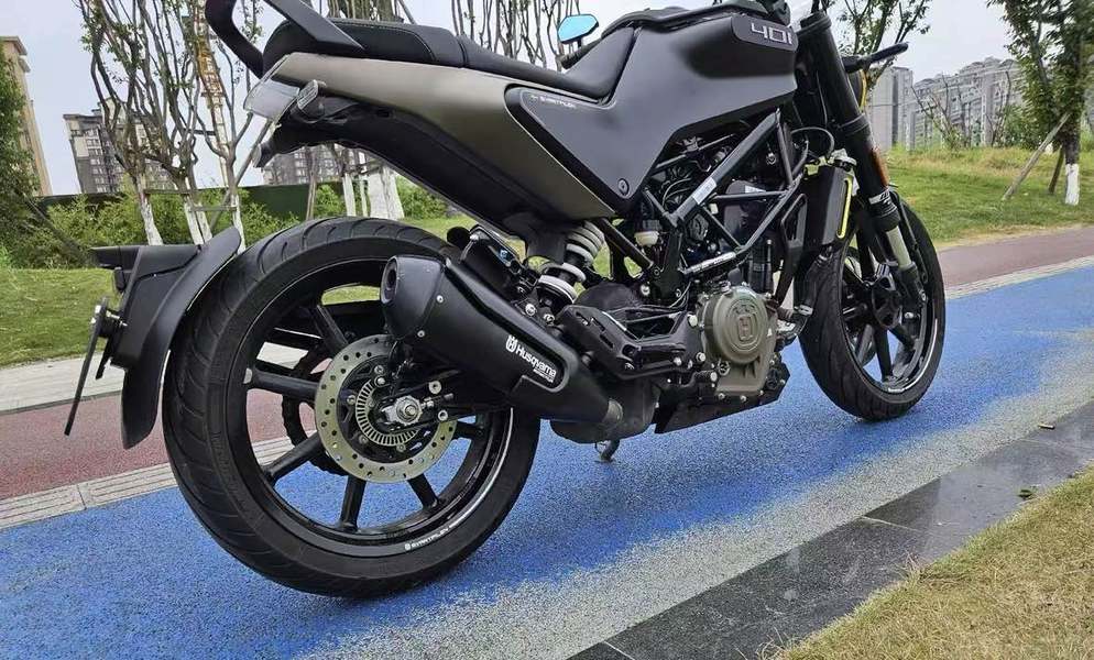 二手HUSQVARNA黑箭 401