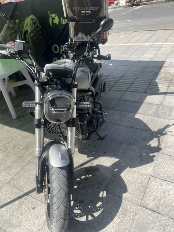 二手贝纳利幼狮 Leoncino 800