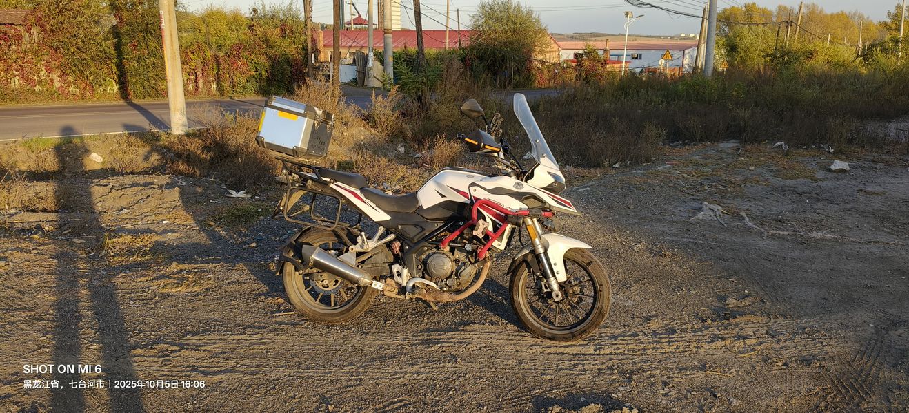 二手贝纳利金鹏 TRK251