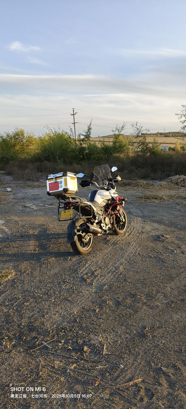 二手贝纳利金鹏 TRK251