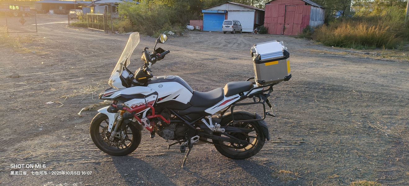 二手贝纳利金鹏 TRK251