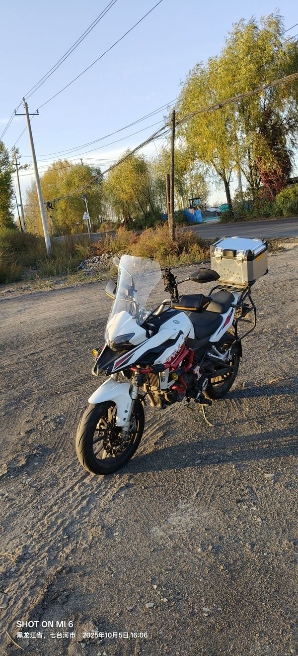 二手贝纳利金鹏 TRK251