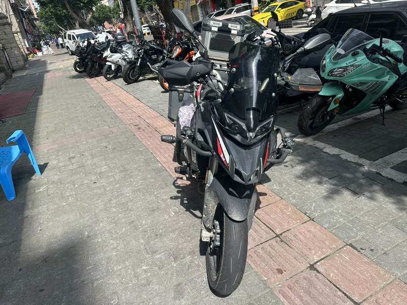 二手贝纳利金鹏 TRK251