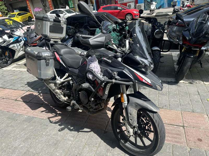 二手贝纳利金鹏 TRK251