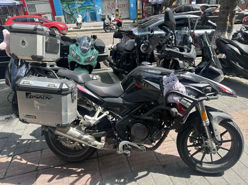 二手贝纳利金鹏 TRK251