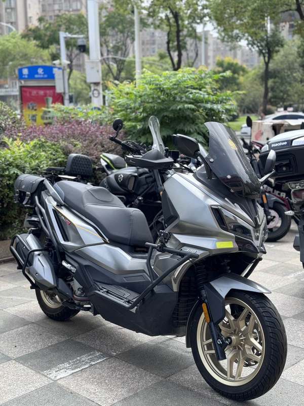 二手三阳哈士奇 Husky ADV300