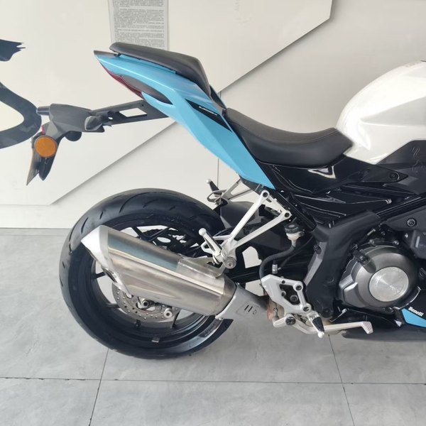 二手贝纳利龙卷风 Tornado 302R