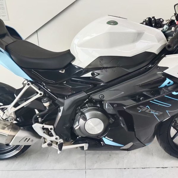 二手贝纳利龙卷风 Tornado 302R