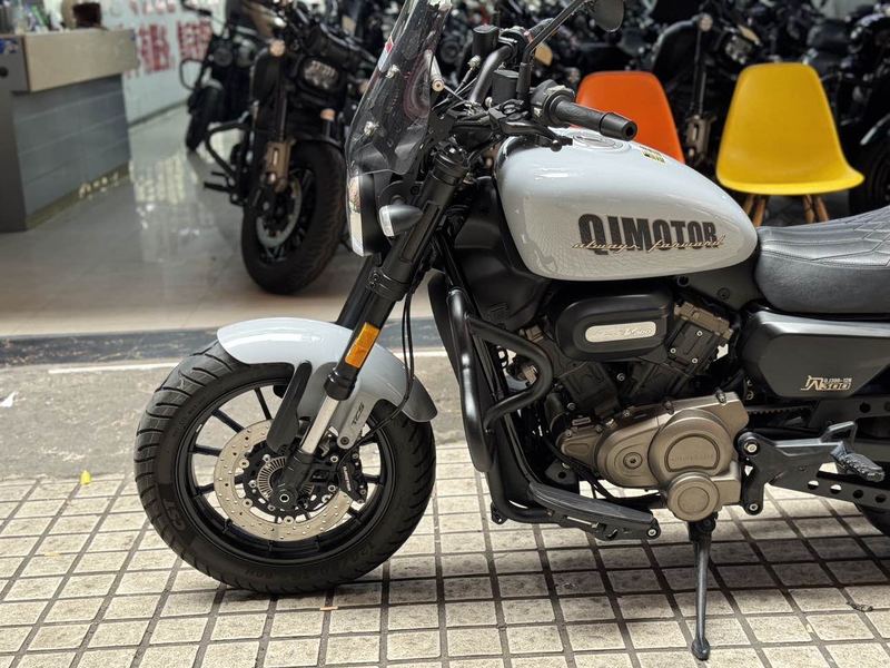 二手QJMOTOR闪300