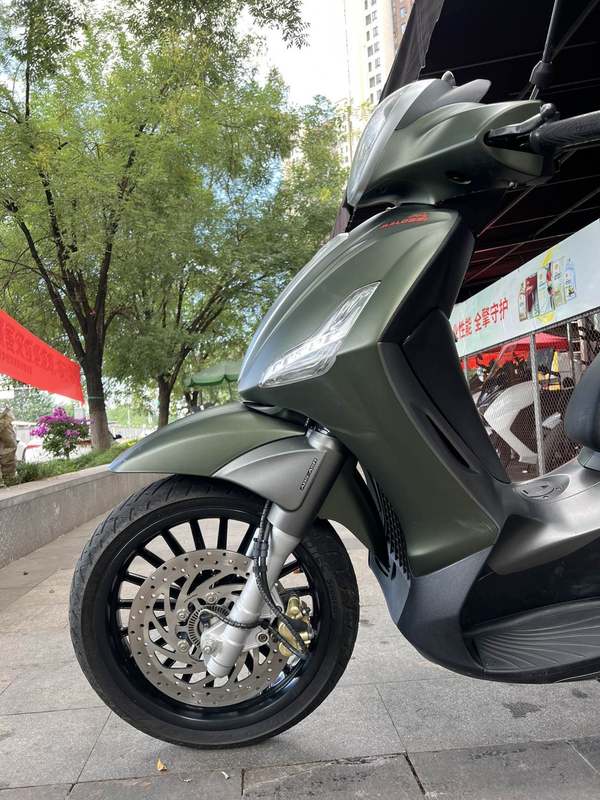 二手比亚乔Beverly 300