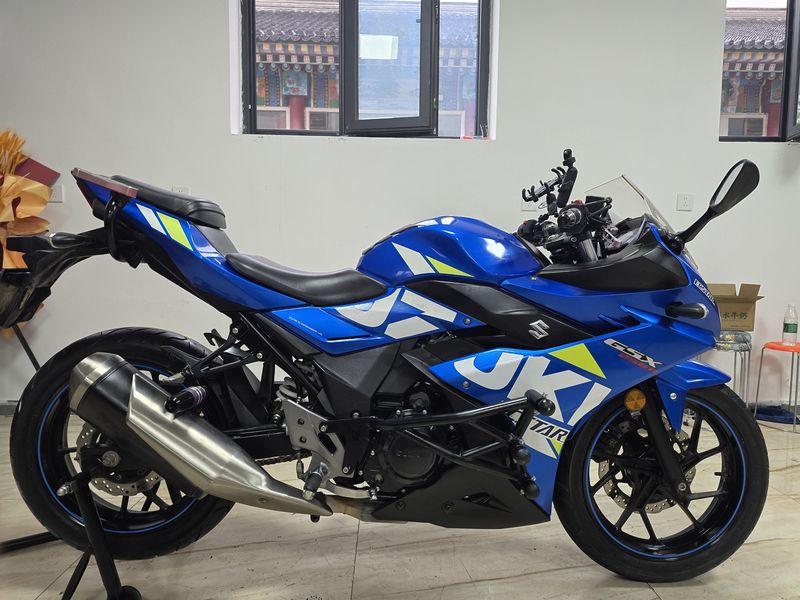 二手豪爵铃木GSX250R