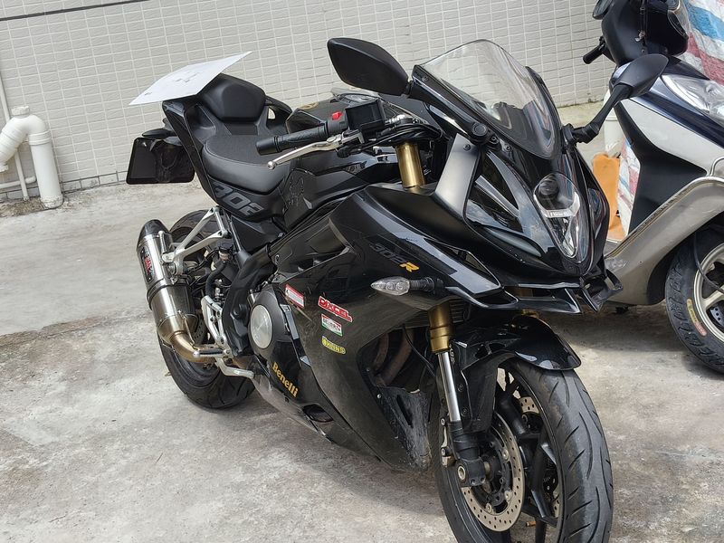 二手贝纳利龙卷风 Tornado 302R