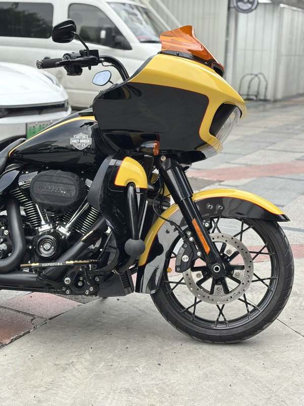 二手哈雷戴维森公路滑翔 Road Glide