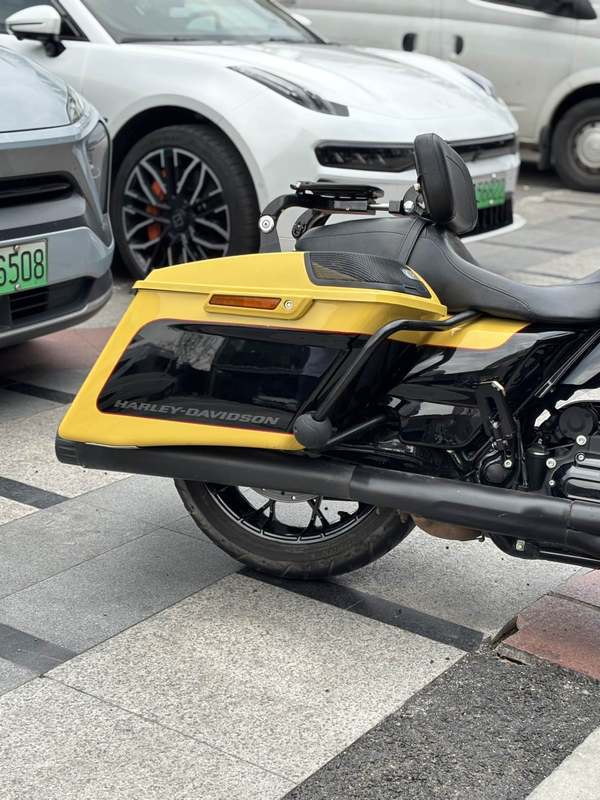 二手哈雷戴维森公路滑翔 Road Glide