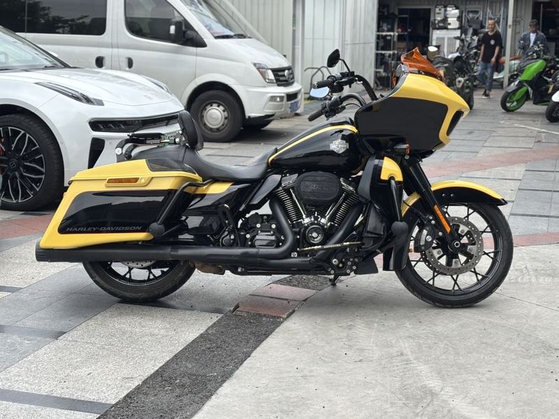 二手哈雷戴维森公路滑翔 Road Glide