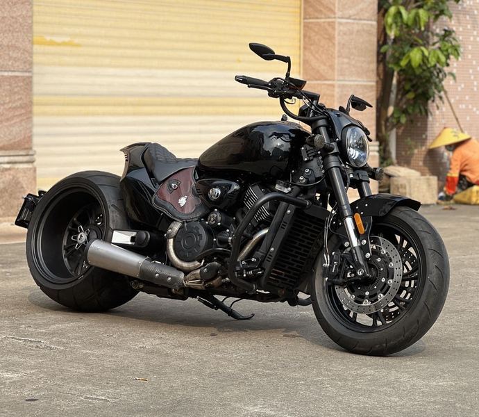 二手香帅金刚狼800S