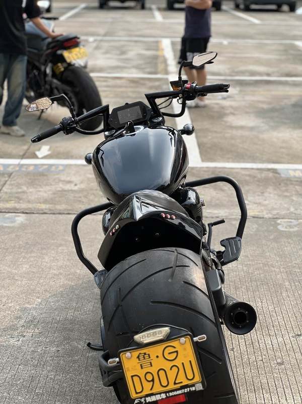 二手香帅金刚狼800S