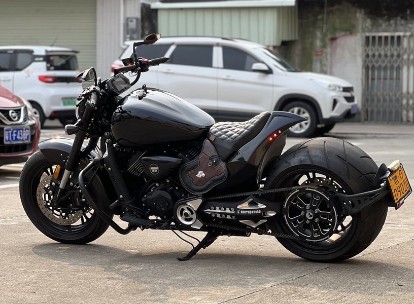 二手香帅金刚狼800S