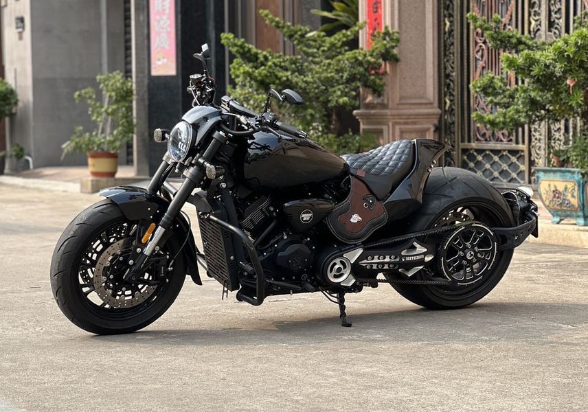 二手香帅金刚狼800S