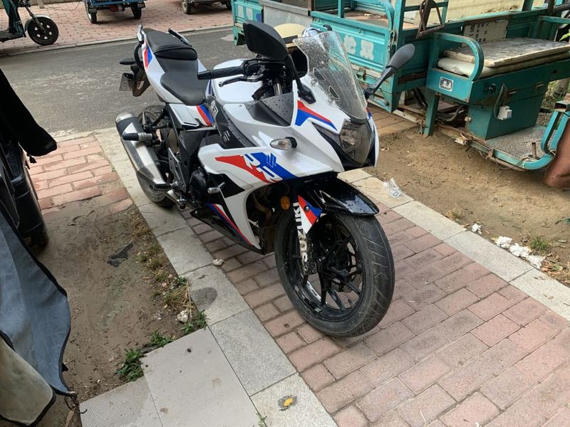 二手豪爵铃木GSX250R