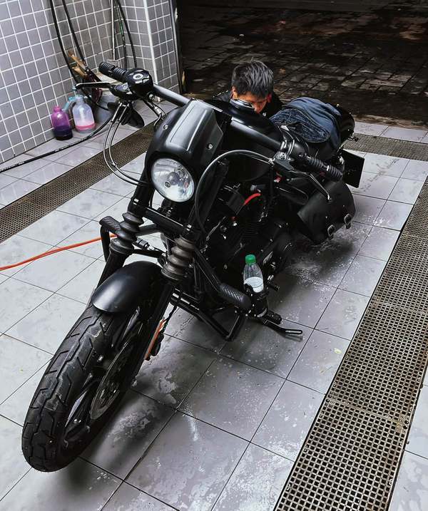 二手哈雷戴维森Iron883 硬汉