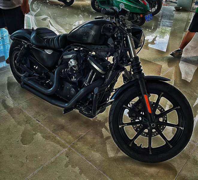 二手哈雷戴维森Iron883 硬汉