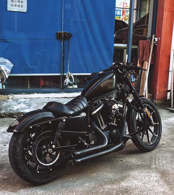 二手哈雷戴维森Iron883 硬汉