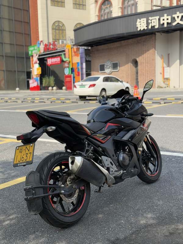 二手豪爵铃木GSX250R