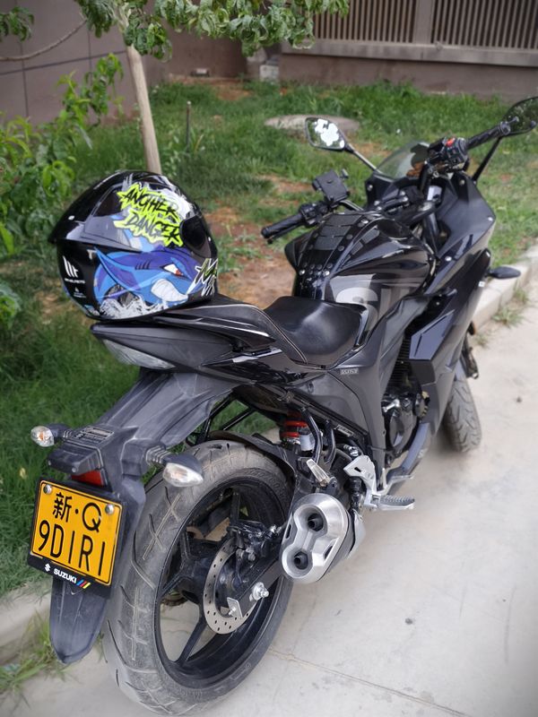 二手济南铃木极客飒 Gixxer 155