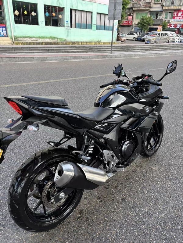 二手豪爵铃木GSX250R