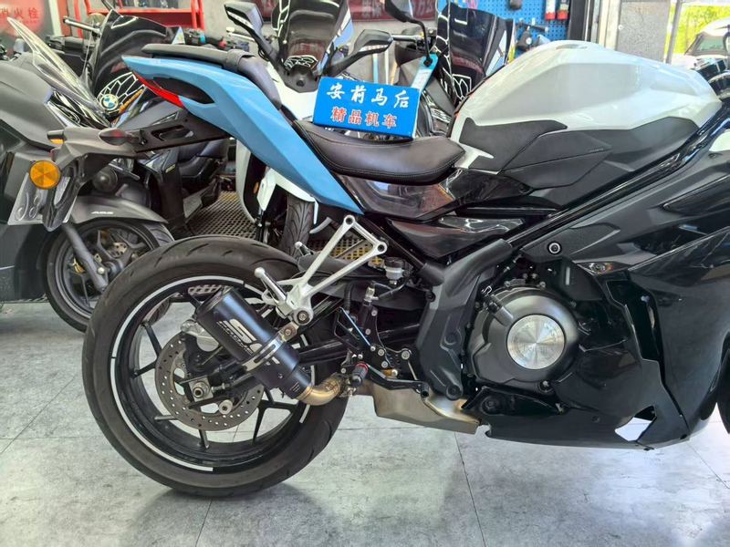 二手贝纳利龙卷风 Tornado 302R