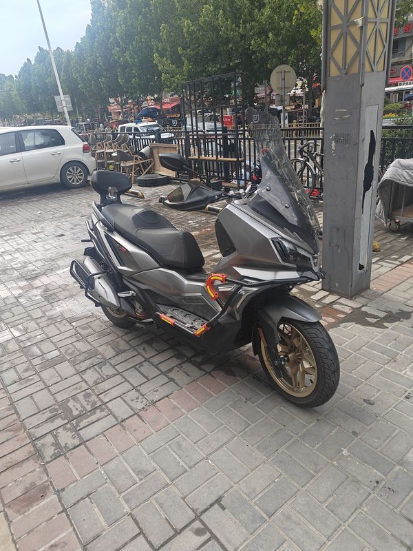 二手三阳哈士奇 Husky ADV300